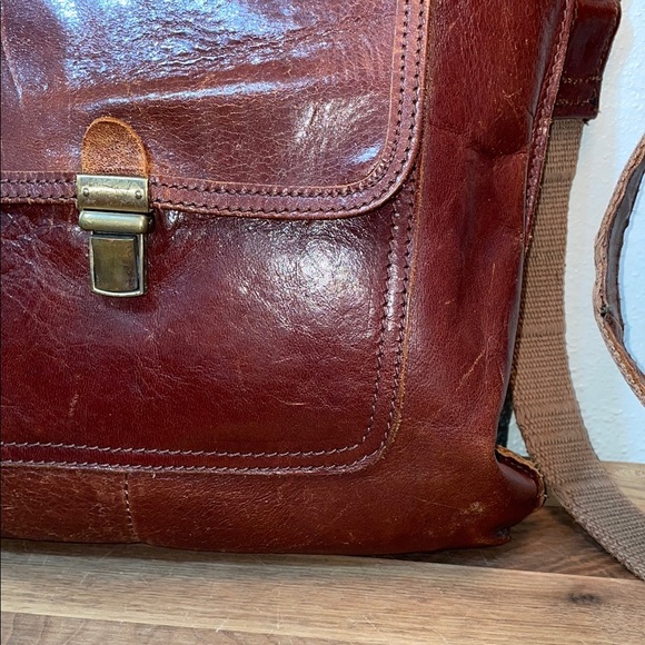 Vintage Crossbody Bag Leather Messenger  Zip Close Adjustable Strap Saddle Bag - Picture 3 of 16